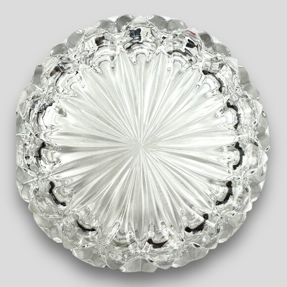 Vintage Crystal Kiss Shaped Candy Dish with Lid Mint Condition Elegant Retro - Picture 6 of 9